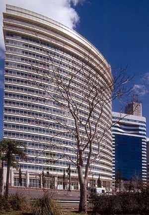 Edifício República, Porto Madero, Buenos Aires. Arquiteto Cesar Pelli<br />Foto Roberto Segre 