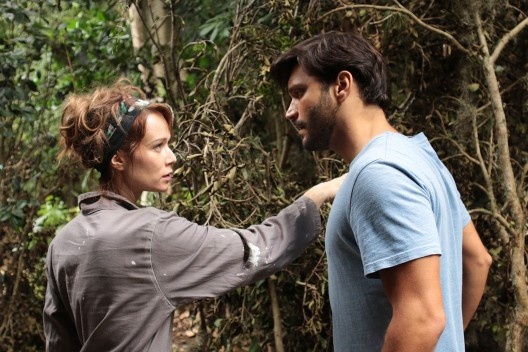 Mariana Ximenes e Armando Babaioff em <i>Prova de coragem</i>, de Roberto Gervitz