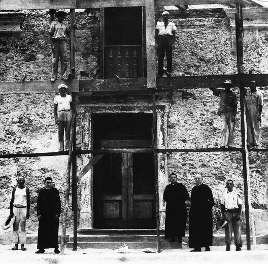 Restauração da Igreja de São Francisco Xavier, detalhe, Niterói RJ, 1937<br />Foto divulgação  [Arquivo Central do Iphan]