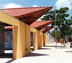 Shopping Cais de Santa Rita, Recife, Brasil, Arquitectos Zeca Brandão e Ronaldo L'Amour, 1994-96.<br />Foto Zeca Brandão 