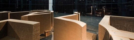 “O outro, o mesmo”, terreiro da 29ª Bienal de Arte de São Paulo, 2011. Arquiteto Carlos Teixeira
