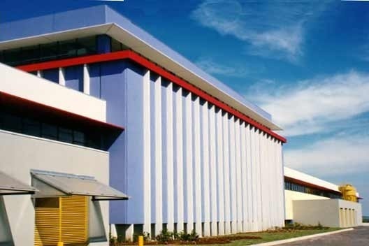 Tramontina TEEC S.A, Carlos Barbosa-RS, Equipe de Arquitetos - Carlos M. Fayet, Cláudio L. G. Araújo, Sandra Boeira, Daniel F. Pitta, 1997/98 [Acervo Fayet]