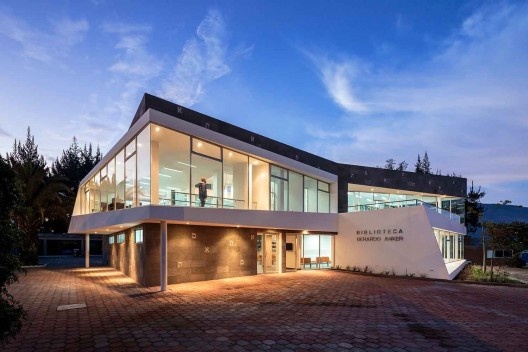 Biblioteca Gerardo Anker