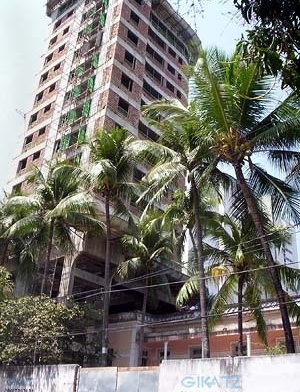 Edifício Maria Clementina Vianna, edifício em construção<br />Foto Claudia Loureiro, 2004 