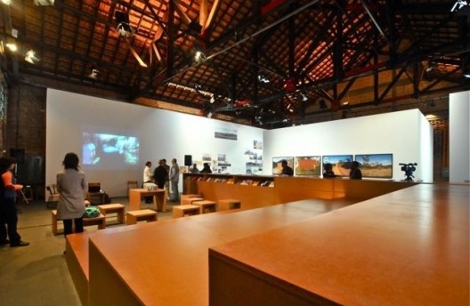 Território de Contato, módulo 1, Cao Guimarães e Brasil Arquitetura. Curadoria Marta Bogéa e Abilio Guerra<br />Foto Juan Guerra 
