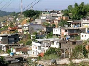 Bairros periféricos da cidade de Muriaé/MG<br />Foto Stael Alvarenga, 2006  [EAUFMG-PDP]