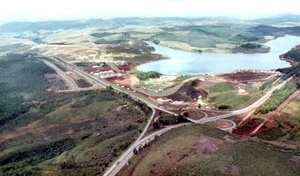 Borda sul-metropolitana de Belo Horizonte. Condomínio Alphaville. Nova Lima MG<br />Foto Stael Alvarenga, 2002 
