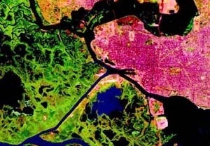 Imagem Satelital del Puerto de Santa Fe y Canal de Acceso [www.puertosfe.com]