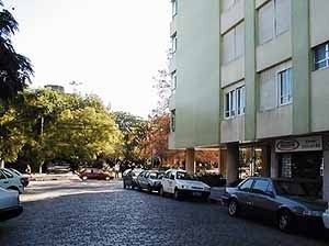  Edifício modernos no comercial e histórico