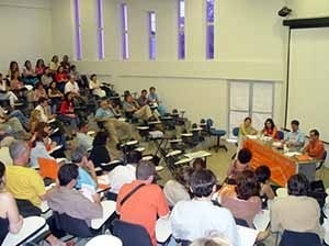Mesa Redonda composta  por Fernando Lara, José Aureliano Filho, Maria Gabriela Celani e Anna Paula Gouveia