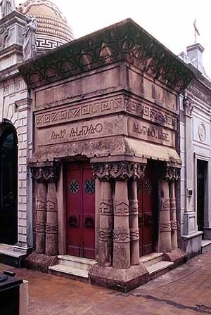 Mausoleo Aldao. Cementerio de la Recoleta, Buenos Aires (Argentina).
