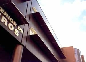 Fig. 24 – Light-shelf de las aulas sur de la Nueva Escuela de Ingenieros Industriales de Sevilla. Antiguo pabellón Plaza América de Expo’92