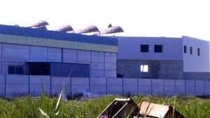 Fig. 27 – Lucernarios de edificio de oficinas en Gelves. J. M. Almodóvar, 2004