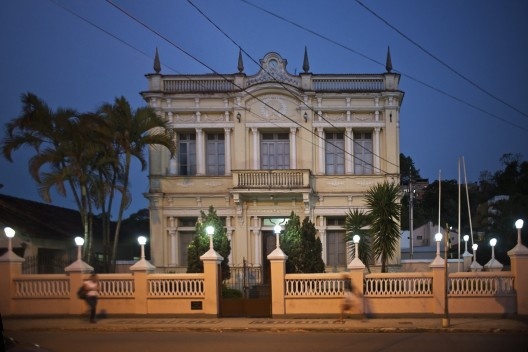 Prédio eclético da Prefeitura Municipal, no centro urbano de Matias Barbosa<br />Foto Fábio Lima 