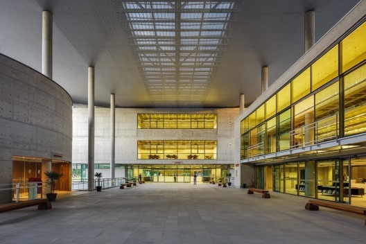 Biblioteca Brasiliana Guita e José Mindlin, São Paulo. Arquitetos Eduardo de Almeida e Rodrigo Loeb<br />Foto Nelson Kon 
