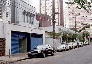 Rua Fabrizio Fasano antes da intervenção<br />Foto Oswaldo Pessano 