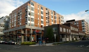 Imagem 11 – “Alley 24” – outro projeto-chave em SLU. Lojas, restaurantes, escritórios e residências no mesmo edifício, com excelência de design (certificado LEED). A proposta de uso público e integração das vielas que cortam o bairro [o autor]