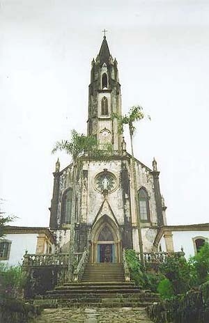 Vista frontal da Igreja de Nossa Senhora Mãe dos Homens <br />Foto Patricia Abreu 