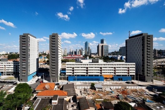 Conjunto residencial Jardim, São Paulo, MMBB Arquitetos, H+F Arquitetos<br />Foto Nelson Kon 