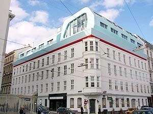 Apartamentos em acréscimo sobre edifício na Spitalgasse, Heinz Lutter, Viena, 2003