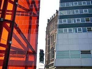 Gasometer, Jean Nouvel, Coop Himmelb(l)au, Manfred Wehdorn, Wilhelm Holzbauer, Martin Kohlbauer, Rüdiger Lainer, Viena, 1995-2002