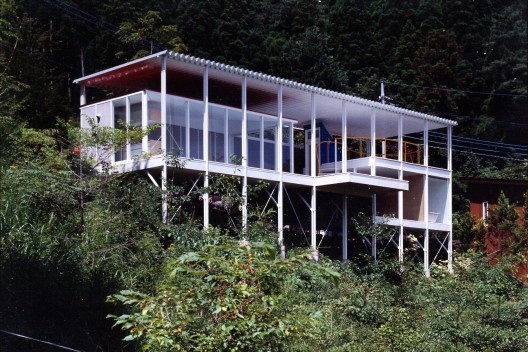 Casa Double-Roof, Yamanashi, Japão,1993. Arquiteto Shigeru Ban<br />Foto Hiroyuki Hirai 