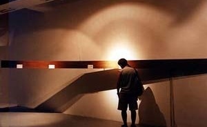 Panorama Emergente Iberoamericano. Joven arquitectura. Serie Cruzados. Museografía-Intersticios, Arquitecto Gonzalo Cruz, Per [http://www.bienaliberoamericanadearquitectura.org/panorama/pei.html]