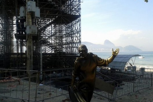 Estrutura temporária montada para evento em Copacabana<br />Foto Phrygia Arruda 