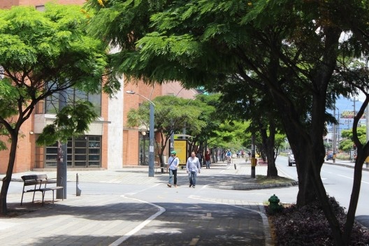 Medellín após requalificação urbana<br />Foto Roberto Ghione 