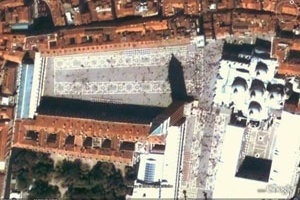 Fig. 9 - Praça Da Basilica de São Marcos em Veneza. Dezembro de 2008 [Google Earth]