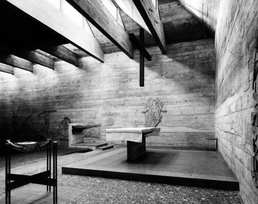 Centro Paroquial São Bonifácio, São Paulo, 1966. Arquiteto Hans Broos<br />Foto Cristiano Mascaro 