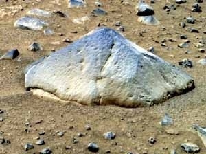 Pedra Adirondack, em Marte [http://marsrovers.jpl.nasa.gov/home/index.html]