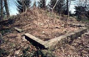 Partially Buried Woodshed. Robert Smithson. Kent State University, Kent, Ohio, jan. 1970 [http://www.robertsmithson.com/]