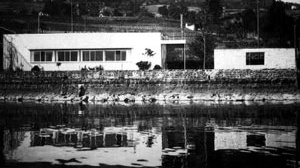 Casa "au bord du lac", 1925, Le Corbusier. <www.cepv.clerie/dipl00/villa.jpg> [2006]