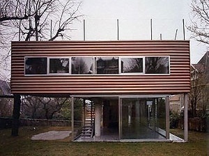 Villa Dall'Ava, 1991-1993, Rem Koolhaas. <www.ugr.es/~jfg/casas/index1.htm> [2006]