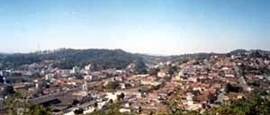 Vista Parcial da Área Urbana. A partir da esquerda: Centro, Estrada de Ferro, Núcleo Colonial [Acervo do Museu de Ribeirão Pires]