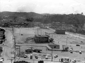 Loteamento do Centro Novo a partir do desmonte do Morro de Santo Antônio. Década de 70 [Acervo do Museu de Ribeirão Pires]