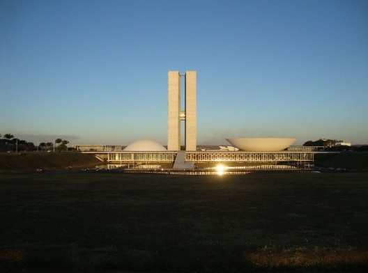 Congresso e Praça dos 3 Poderes ao fundo, 2017<br />Foto Sergio Jatobá 