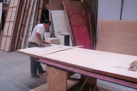 Técnico em cenografia no Galpão da Artes<br />Foto Roberto Anderson Magalhães 