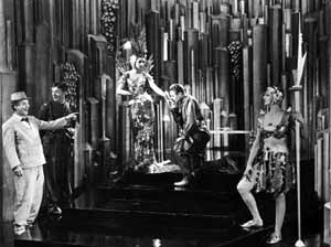  Cena do filme Just Imagine  USA, Fox, 1930 [NEWMANN, Dietrich (editor). Film architecture: from Metropolis to Blade Runner. New York, ]