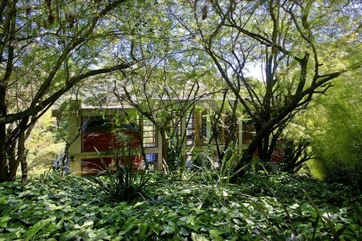 Concurso internacional Private Plots & Public Spots