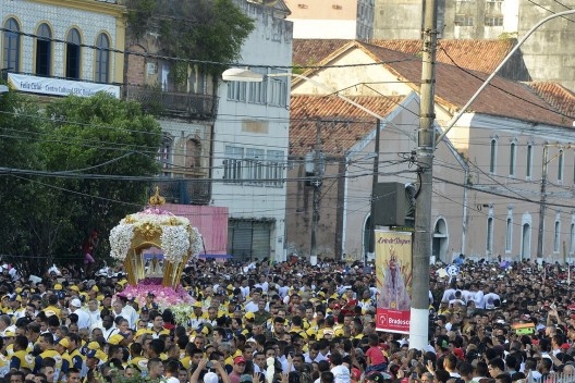 Círio de Nazaré, grande procissão rumo a Praça Santuário de Nazaré, Belém<br />Foto Wilson Dias  [Agência Brasil]