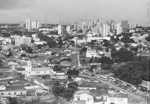 Fig. 16 – Mesmo enquadramento da foto anterior, porém em tempos atuais e com o Córrego já coberto e transformado na Avenida Tem. Cel. Duarte  [SIQUEIRA, 2006: 38. /Org.: SILVA, Geovany J. A., 2007]
