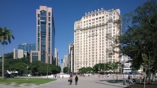 Nova Praça Mauá, edifícios RB1 e A Noite, Rio de Janeiro<br />Foto Masao Kamita 