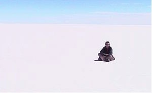 Salar de Yuni, Bolivia: um silêncio ensurdecedor.  [www.qyam.free.fr/Amerique/uyuni.htm]