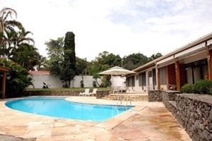 Fig. 9: Casa de Interlagos, Jon Maitrejean, 1967. Vista lateral<br />Foto Angela di Sessa 