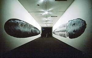 "Whale 1" and "Whale 2", técnica mista sobre papel, 23 metros X 2 metros, 1989. Obra a ser exposta em julho de 2003 no Museu de Arte de Utsunomiya