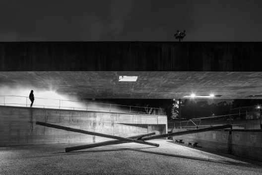 Instalação "No Ar", de Laura Vinci, MuBE, São Paulo, 2017<br />Foto Nelson Kon 