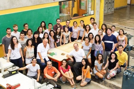 Oficina de Modelos, 14 de fevereiro, tarde, equipe de professores e alunos das FAUs USP e Mackenzie<br />Foto de Henrique, sobrinho de Marta Bogéa 