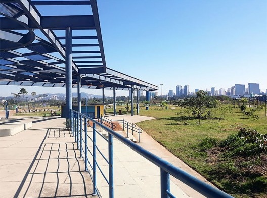 Parque Gabriel Chucre, Carapicuíba SP, 2012. Arquitetos Maria Cecília Barbieri Gorski e Michel Todel Gorski / Barbieri + Gorski Arquitetura<br />Foto dos autores, 2019 